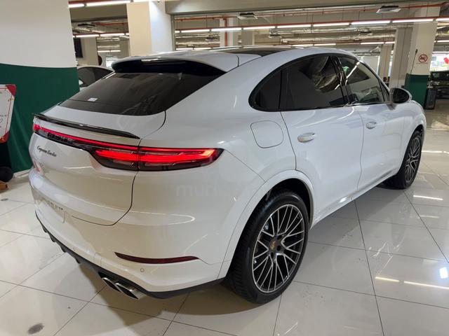 2022 Porsche Cayenne Coupe 4.0L V8 Turbo - 2