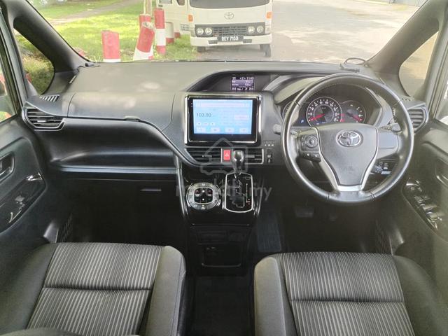 2022 Toyota VOXY 2.0 1 YEAR WARRANTY PUSH START - 3