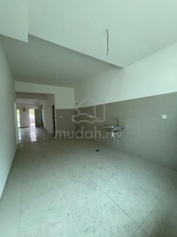 freehold,double storey,near highway 1