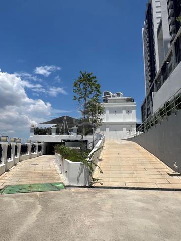 Super Bungalow Jalan Muzium Perang Batu Maung, 8005sqft, Worh View! 1