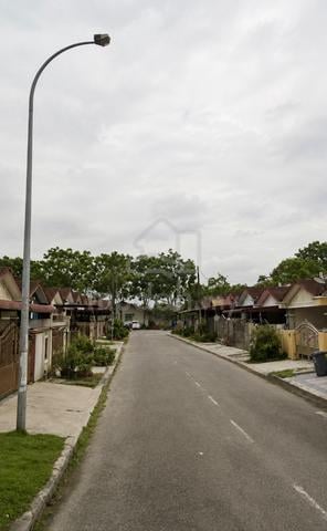 Bukit Indah 28 @ Single Storey @ Good condition For sales 1