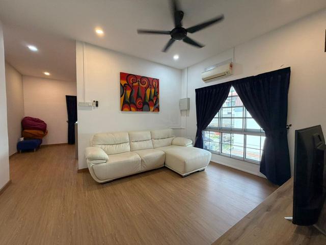 Fully Furnished Move In Ready Bungalow Ujong Pasir For Rent 1