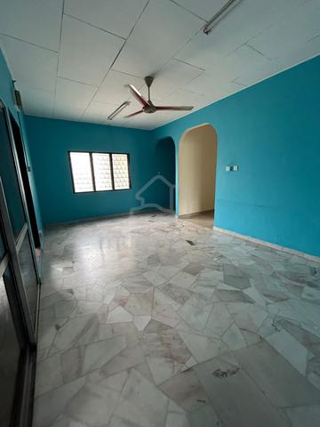 Family Friendly Terrace House Strategic Location | Affordable Rental 1