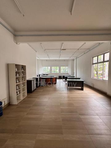 Jln Dian @ Munsyi Ibrahim 2Storey Shoplot/Office First Floor Endlot 1