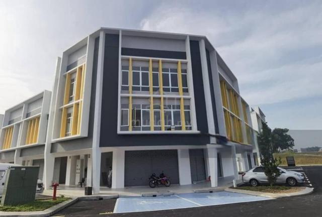 Rawang Tasik Puteri New 2 Storey Shop lot For Rent 1