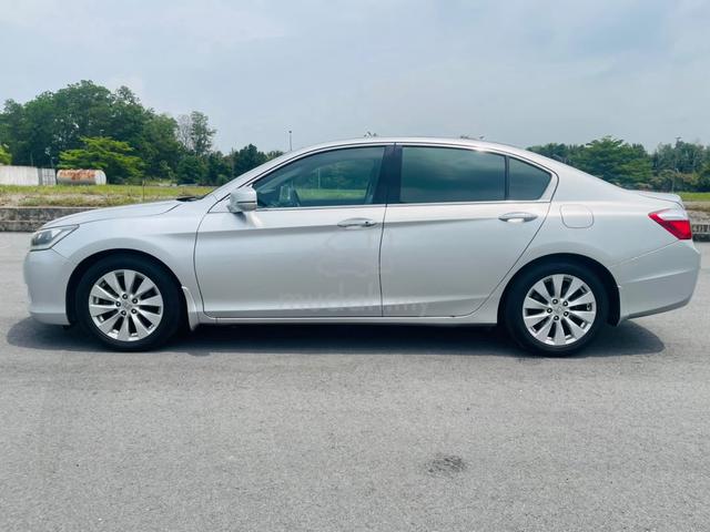 2015 Honda ACCORD 2.0 VTI-L (A) High Spec Free Svc - 4