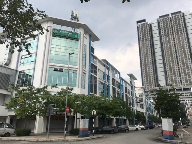 2-storey Shop Atmosphere walk to MRT Putra Permai, near LDP Putrajaya 1