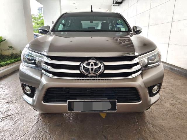 2017 Toyota HILUX Double Cab 2.8G AT 4x4 - 5