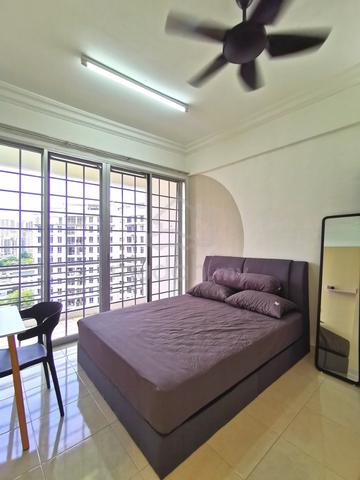Balcony room Near queensbay mall bayan lepas 1
