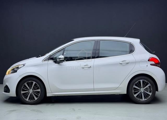 Ori-71K 2018 Peugeot 208 1.2 PURETECH FSR - 5