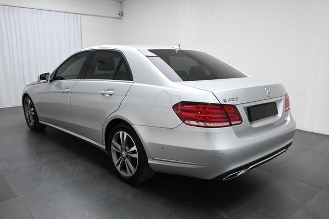 2013 Mercedes Benz E200 2.0 AVANTGARDE 1-OWNER - 4