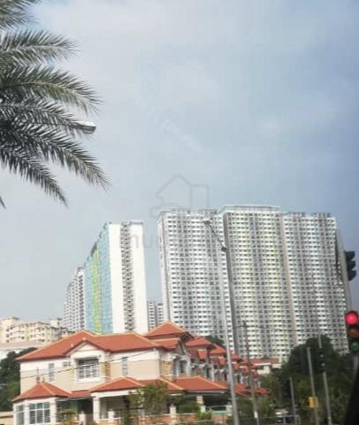 Middle room for rent at Condominium One Foresta, Bayan Lepas, Penang 1