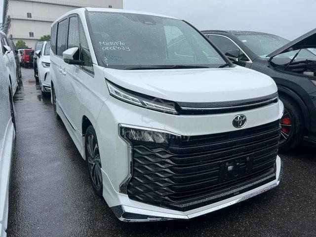 2022 Toyota VOXY 2.0 S-Z FACELIFTS MODELISTA KIT - 1