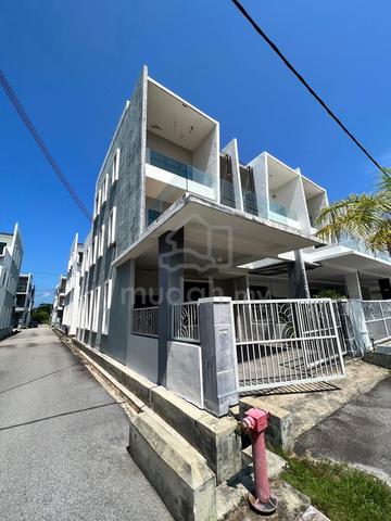 Melaka Taman Permatang Pasir , Ujong Pasir 2.5 Storey Terrace End Lot 1