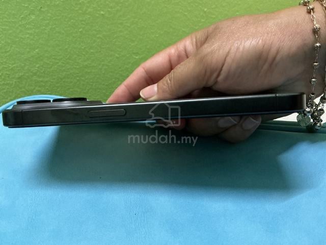 Apple iPhone 15 Pro 512 GB - photo 3 of 4