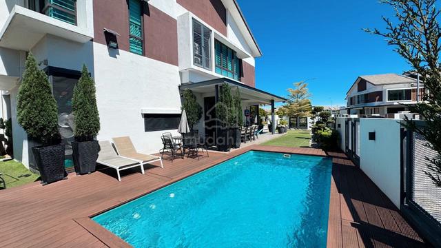 CORNER LOT HOUSE WITH SWIMMING POOL | Athira, Bandar Bukit Raja 1