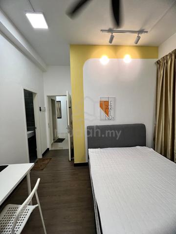 Real Master Room! Lavile Residences! Close to MRT/LRT, AEON, Velocity 1