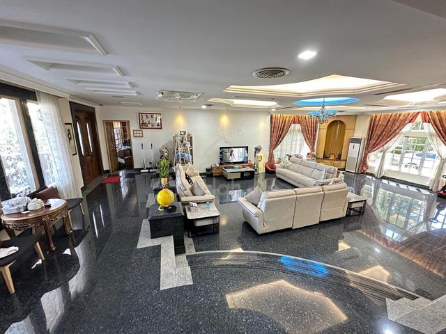 Cheap Nice 2.5 Storey Bungalow at Country Heights Kajang for Sale 1