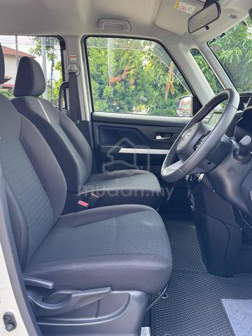 2022 Toyota ROOMY 1.0 CUSTOM G-T (A) Limited OTR - 5