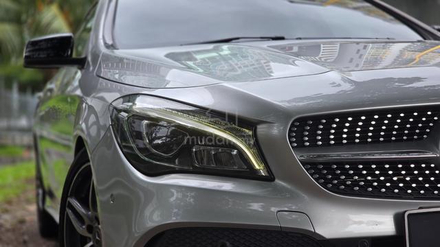 Mercedes Benz CLA180 Shooting Brake - 1