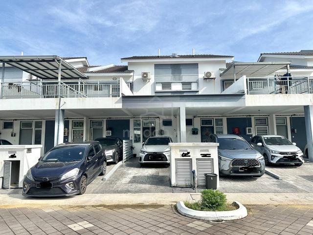 MURAH Nicely Renovated Townhouse Simfoni Perdana, Puncak Alam 1