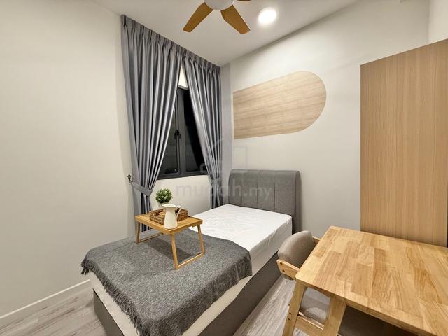 Female only unit small room available end Jun near to MRT Putra Permai 1