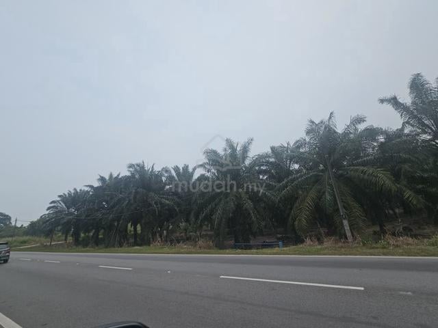 Freehold Land Beside The Main Road 4E 3R 27P 1