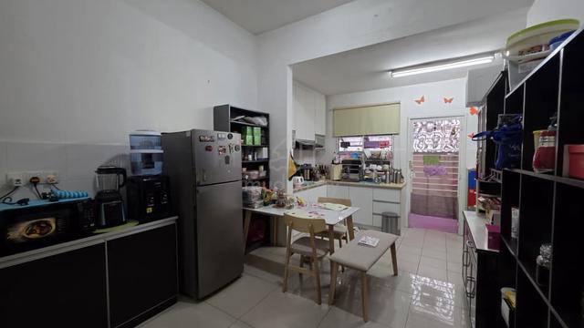 Damai Residence 4r4b Partially furnished Kota Kemuning 1