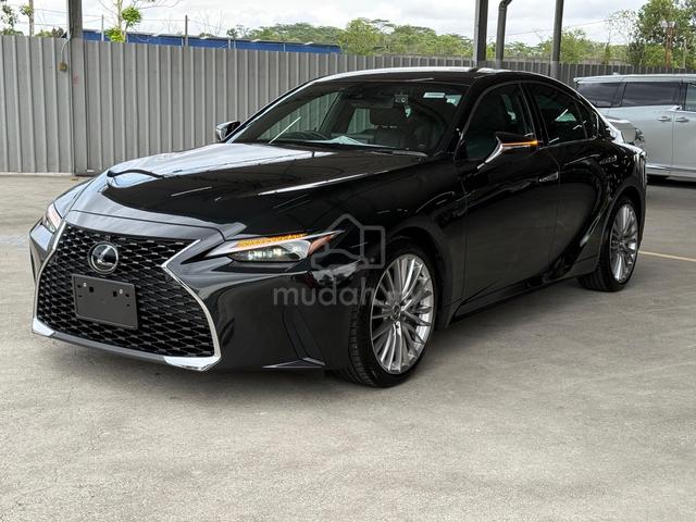 16k KM 2023 Lexus IS300 LUXURY 360 CAM BLACK - 2
