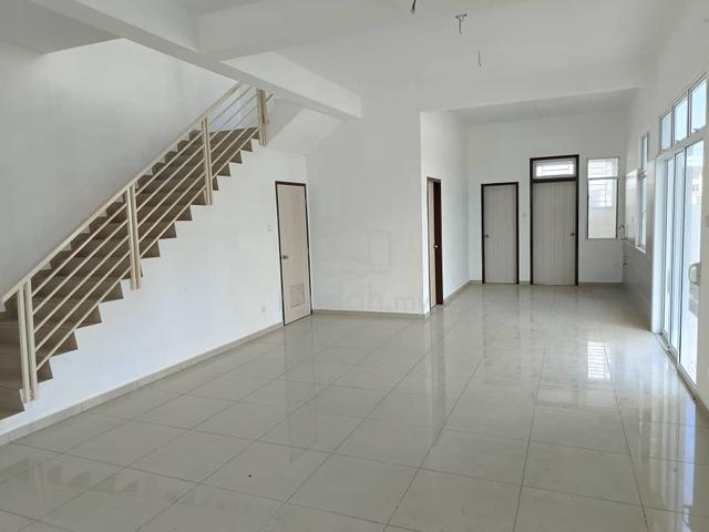 Bandar Layangkasa @ Pasir Gudang, Double Storey Endlot 22x70+20ft land 4