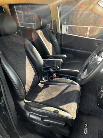2010 Honda FREED 1.5 E (A) - 5