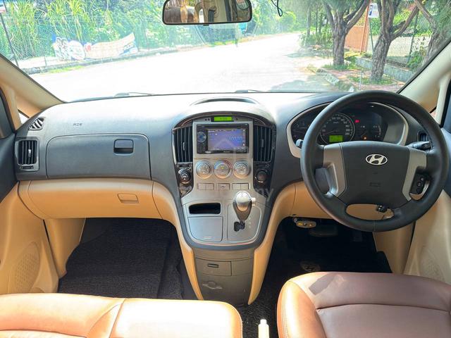 2015 Hyundai GRAND STAREX 2.5 ROYALE DELUXE (A) - 4