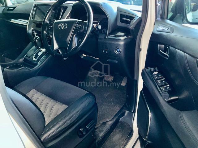 2018 Toyota ALPHARD 2.5 - 3