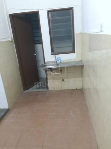 Desa Perangsang Apartments (Block D & E) 1