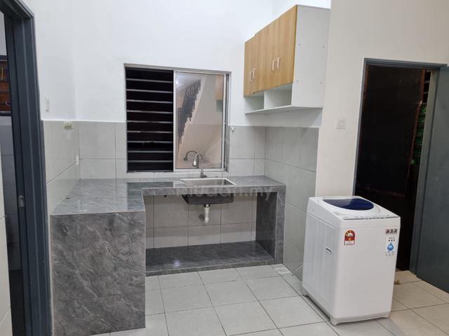 FOR RENT 2sty CORNER LOT Sari Alamanda RAWANG+CORNER+FURNISH+BESAR+ 4