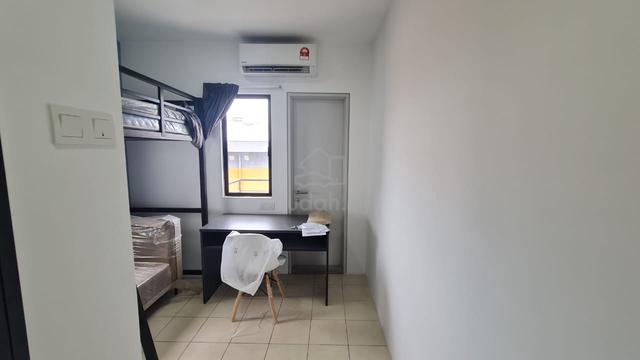 Uni Suites 5