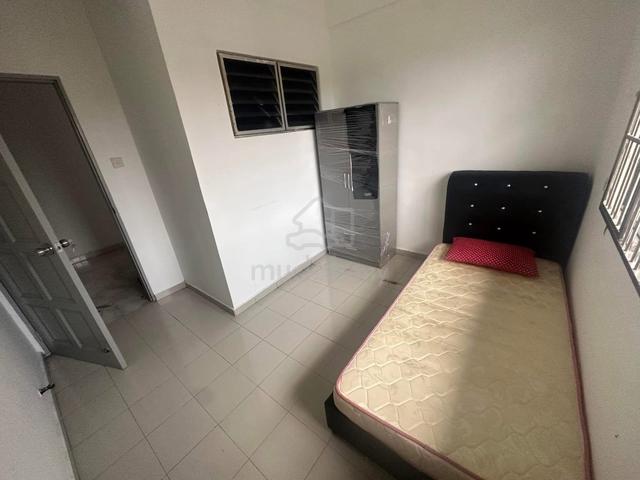 Fully Furnished Johor Muar Room For Rent 1