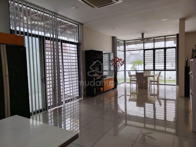 Twin Palms Sungai Long 3 Storey Semi D 1