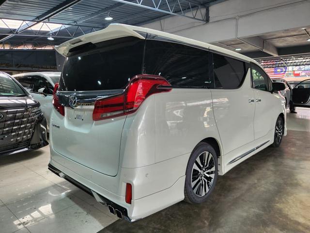 2022 Toyota ALPHARD 2.5 SC FULL SPEC / LIKE NEW - 4