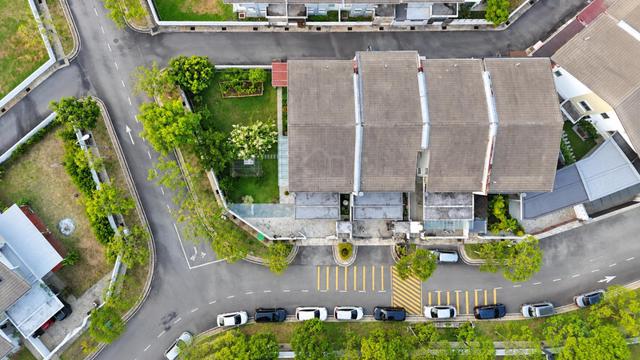 Huge Land Corner Lot 2 Storey Superlink , Bandar Baru Enstek 1