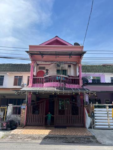 Teres Dua Tingkat Taman Pertama Sabak Bernam 1