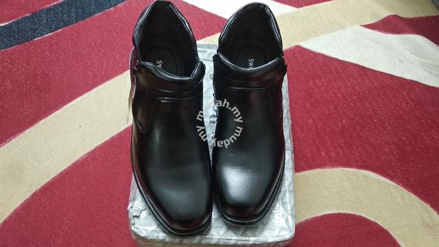 swiss polo shoes