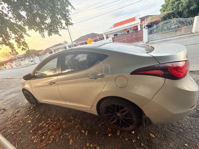 2015 Hyundai ELANTRA 1.6 PREMIUM FACELIFT (A) - 4
