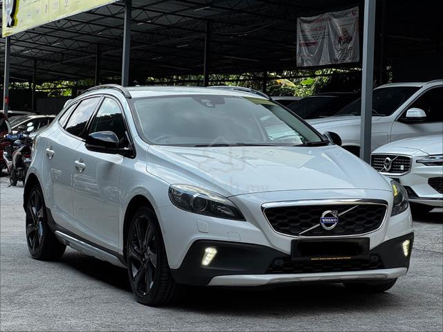 2016 Volvo V40 2.0 CROSS COUNTRY T5 (5 Cylinder) - 1