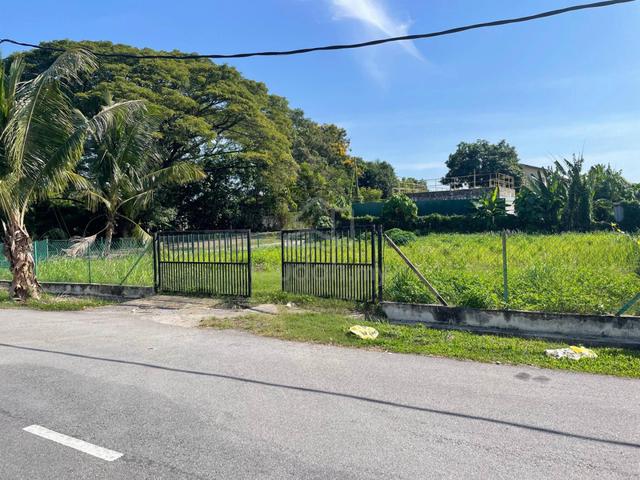 Freehold Non Bumi Bungalow Lot tepi Jalan Taman Bangi Villa 1
