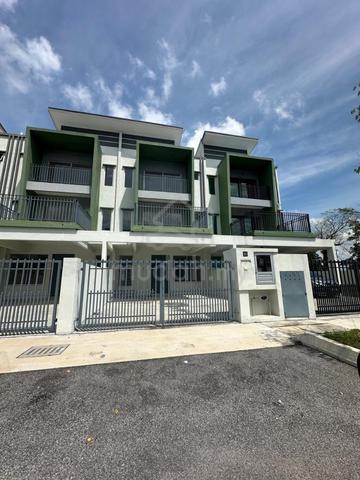 3 Storey Terrace House Koi Park Residance Antara Gapi Serendah 1