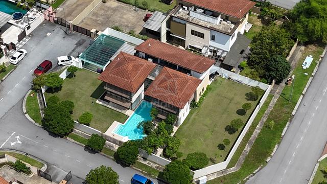 RENO with POOL CORNER LOT Double Storey BUNGALOW Bukit Mahkota Kajang 1