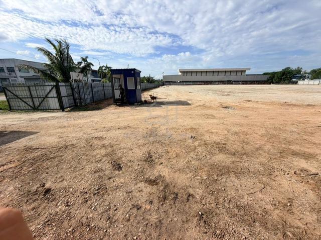 Pasir Gudang 2 Acre Medium Industrial Land Flat Hardened Floor Parking 1