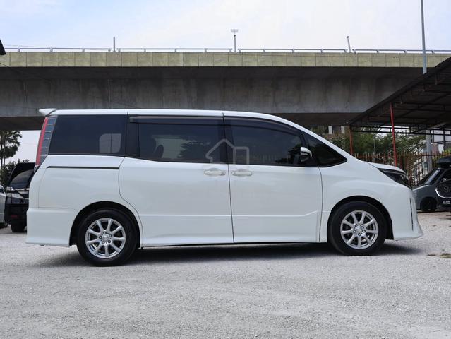 2017 Toyota NOAH 2.0 X (A) 7 SEATER M430 - 5