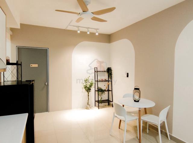 Minimalist Muji ID Medium Room For Rent Rimbayu Near Tenby 1